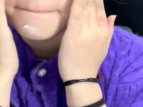 宣布她成为精致女孩的荣耀时刻