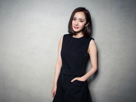 杨幂素颜挑战普拉提，展现健康美丽风采